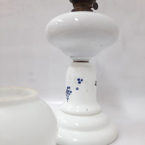 French Porcelain Oil Lamp like new, 35 cm, 1.175 kg