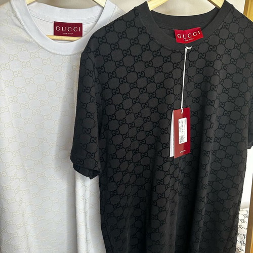 Gucci Tshirt new in white and black