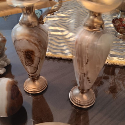 Alabaster Onyx Decorative Items and Ashtrays like new