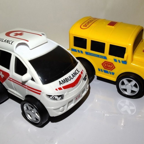 Ambulance and School Bus toy cars, 10 cm, set of 2