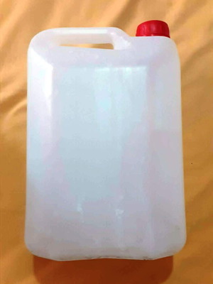 Plastic containers pack of 4, 4 liters each, like new