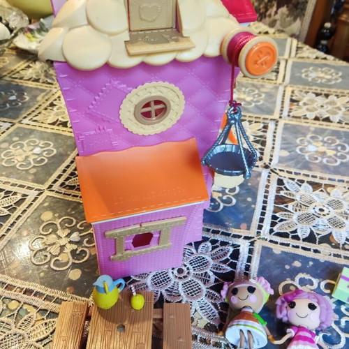 Mini Lalaloopsy Sew Sweet house with 2 dolls and furniture