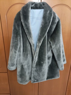 Women's fur coat like new, gray, size XL