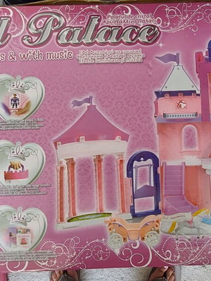 Beauty Series Crystal Palace toy with light and music effects