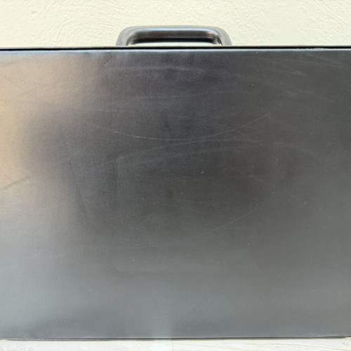 Vintage attaché case black, like new with keys