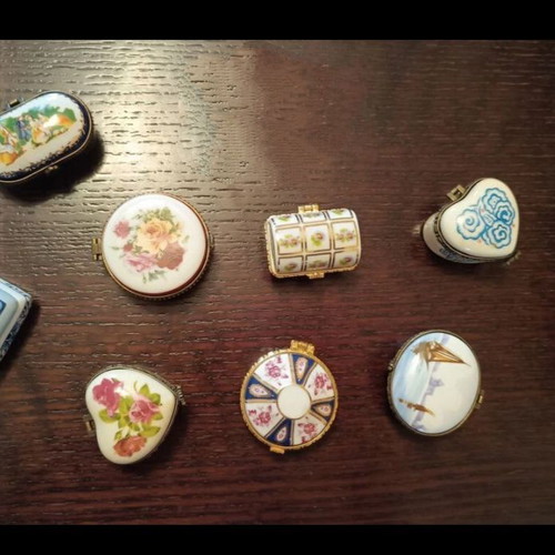 Porcelain boxes like new