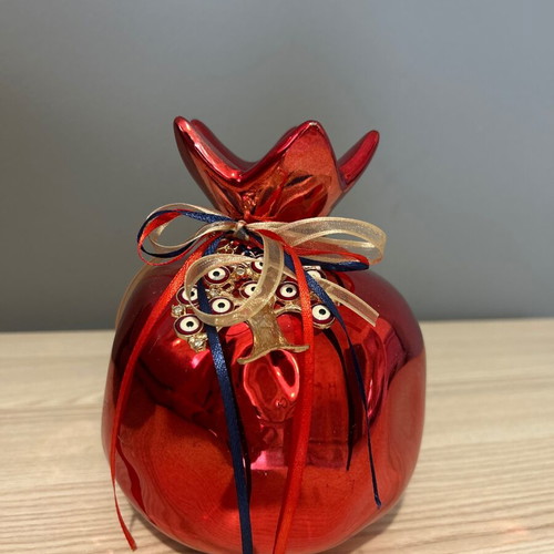Decorative pomegranate used with life symbol