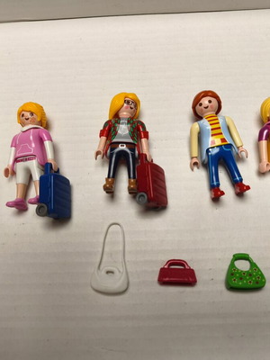 Playmobil travel women figures set like new with 3 suitcases and 4 bags