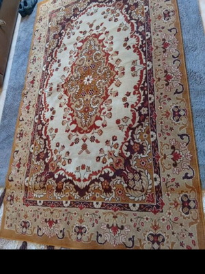 Wool rug