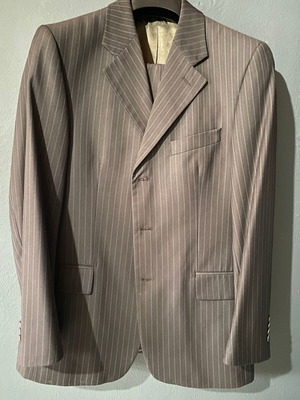 Men's suit used brown, jacket size 48, trousers size 42