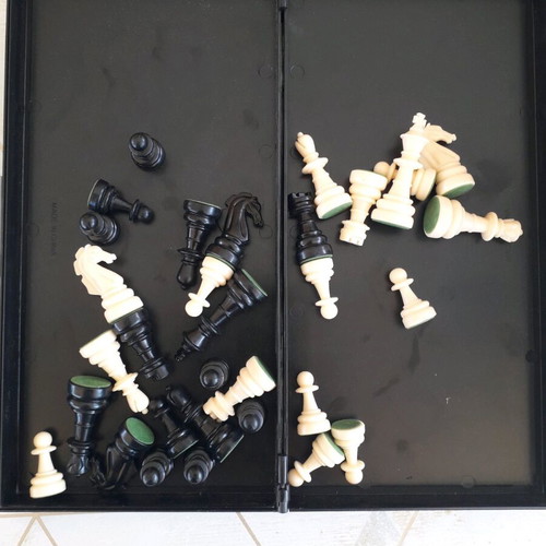 Magnetic travel chess used in very good condition