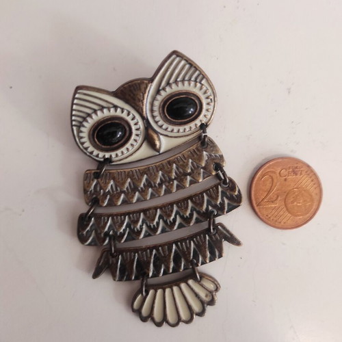 Whimsical Y2k Vintage Owl Brooch used, bronze and cream tones