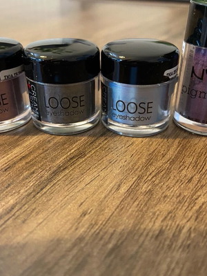 Loose pigments eyeshadows Nyx and Dust and cream new with 3 liquid eyeshadows gift