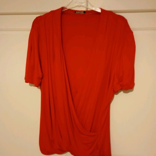 Lola fuchsia wrap blouse like new, size L