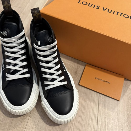 Louis Vuitton Squad Sneakers like new, leather and canvas, size 38