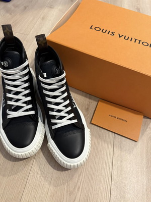 Louis Vuitton Squad Sneakers like new, leather and canvas, size 38