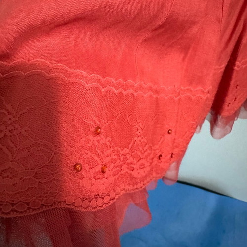 Elegant coral skirt with lace and tulle used, size 40