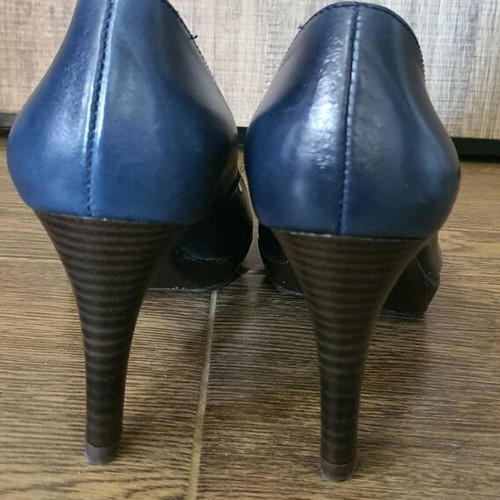 Patricia Miller blue pumps like new, size 40
