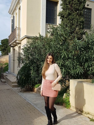Velvet short skirt used with matching belt