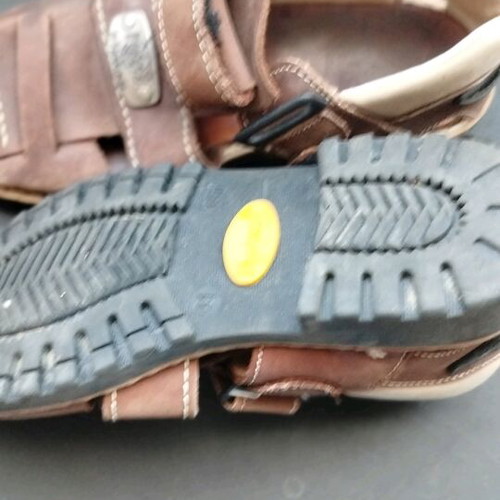 Barcode kids shoes beige like new, size 31