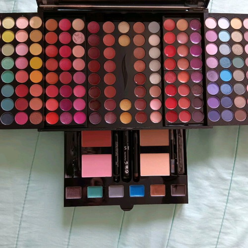 Make Up Studio Sephora Palette collectible with mirror and stands