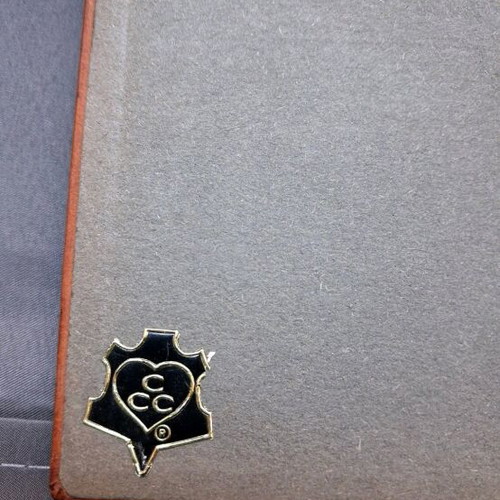 Leather photo album like new with embossed Native American chief design