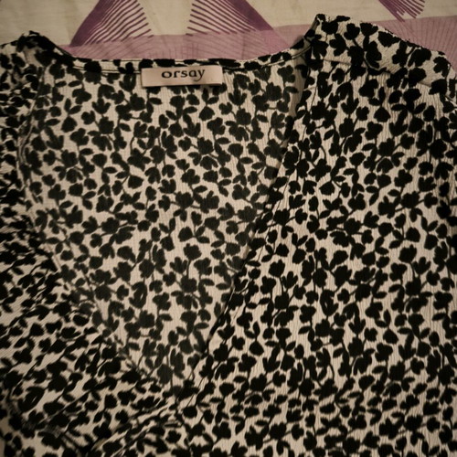 Lightweight blouse with 3/4 sleeve, new, one size black and white