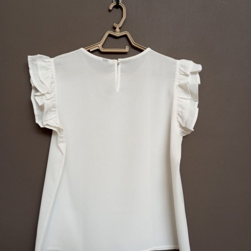 White blouse with ruffles and pearl back, L/XL