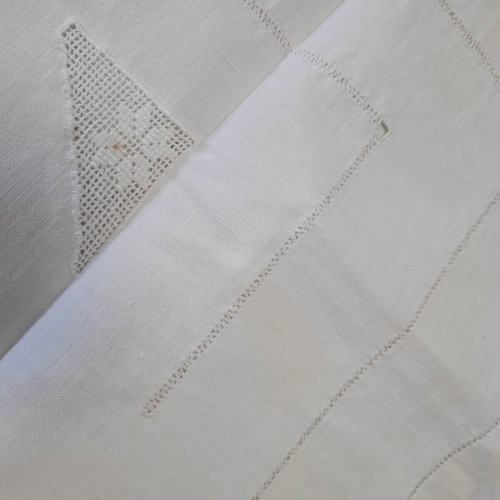 White small tablecloth for table, 70x70 cm