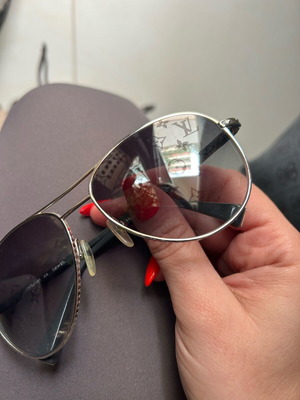 Louis Vuitton sunglasses like new, gray and silver