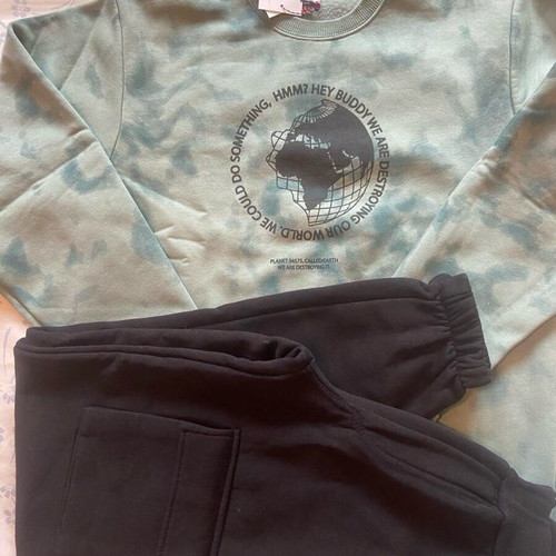 Joyce tracksuit and sweatshirt new for 14 years old, size 152 cm