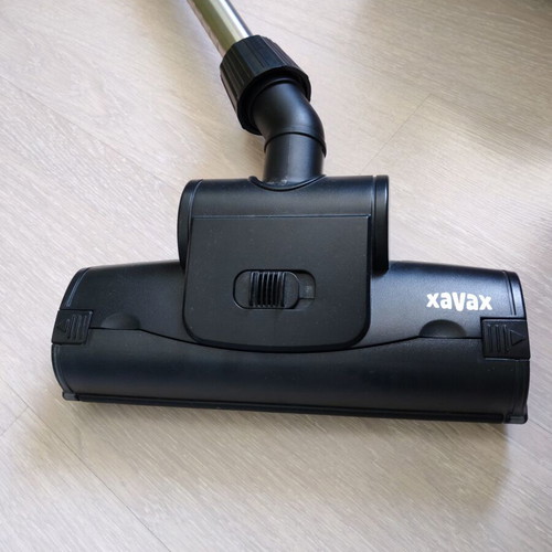 Sang JC601 vacuum cleaner used with Xavax brush