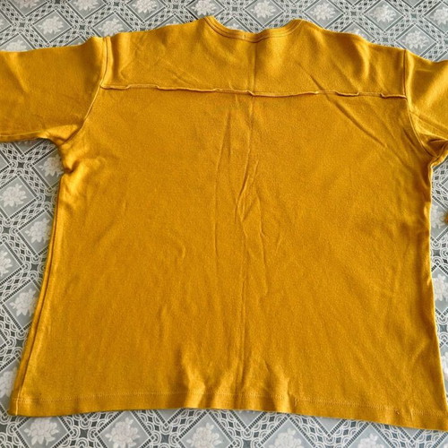 Benetton Speed King mustard shirt used, size L for 10 years old