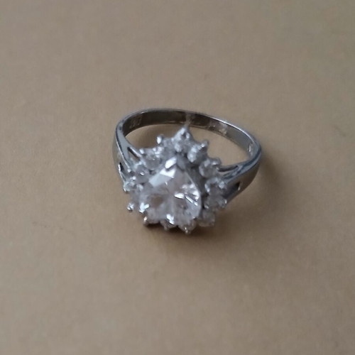 Silver 925 solitaire ring with heart-shaped zircon