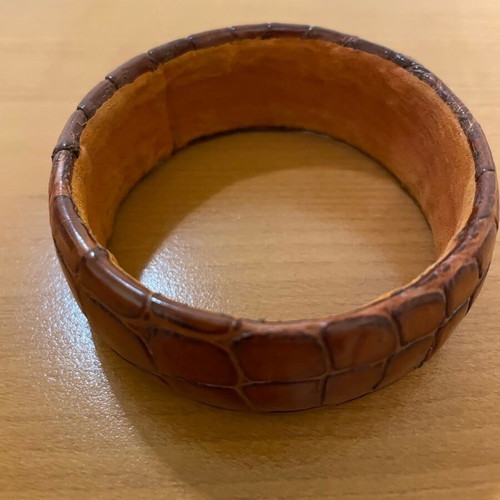 Women's leather bracelet new, brown, design not real leather