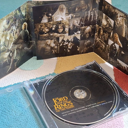The Lord of the Rings: The Two Towers CD like new, original soundtrack
