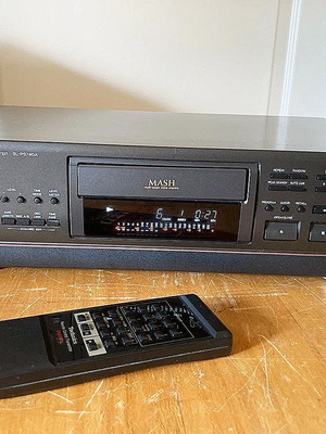 Technics CD player SL-PS740AA with remote and 2 original CDs