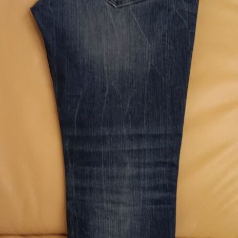 Staff women's jeans like new, low rise, size 27, blue