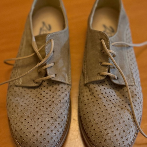 Zizel women's beige suede oxford shoes like new, size 39