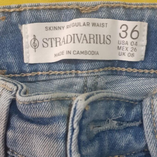 Stradivarius women's light wash skinny jeans pants like new