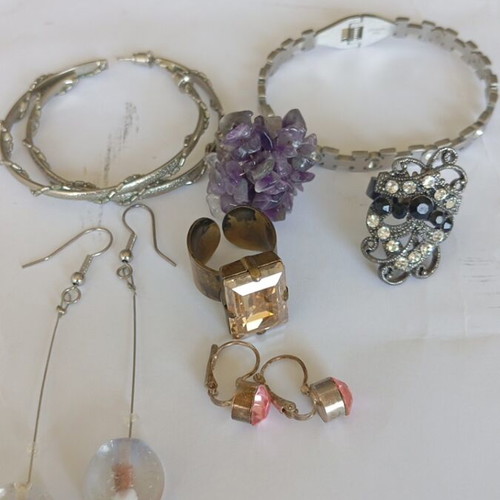 Various jewelry set like new with earrings, rings, and bracelet