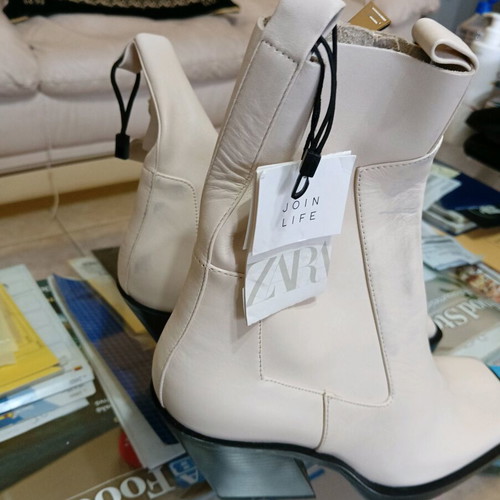 Zara leather ankle boots new with tag, beige