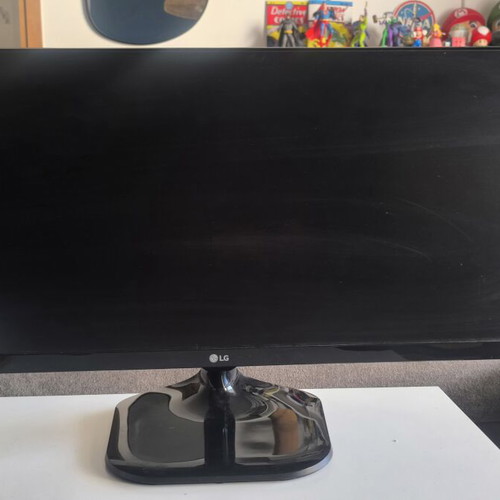 LG 29" computer monitor like new, fully functional