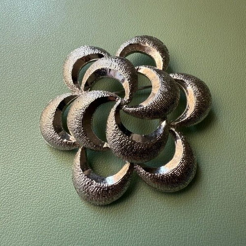 Vintage 80’s brooch like new, silver