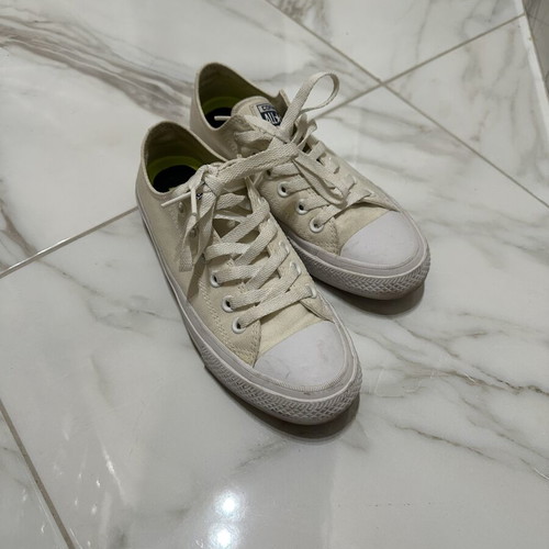 Converse All Star Chuck Taylor sneakers size 37.5, like new, white