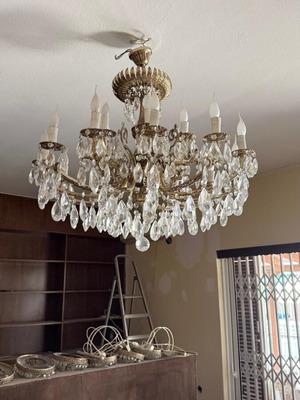 Crystal chandelier large like new with excellent crystals