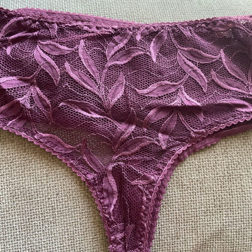 Dim string lace new, unworn, burgundy
