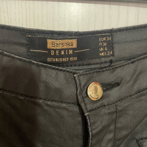Bershka black shorts like new, mid-rise with leather effect