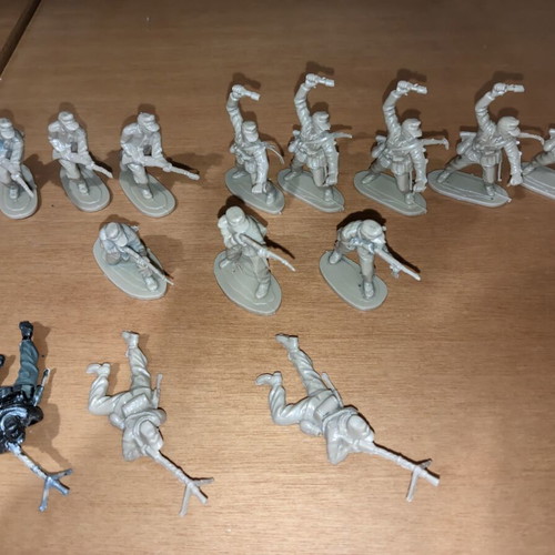 Solpa Afrika Korps 1/32 German Desert Soldiers figures used, set of 14