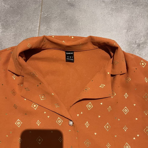 Orange Shein shirt size M with gold details, like new